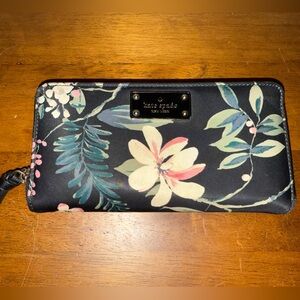 Kate Spade New York Black Wilson Road Botanical Neda Wallet